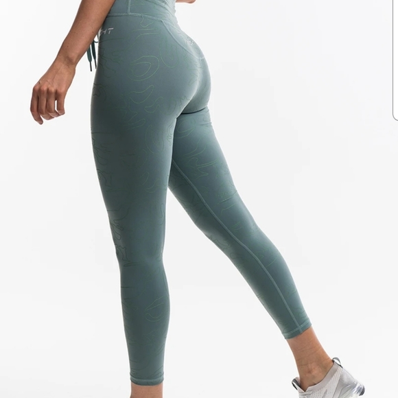 Leggings - Picture 2 of 4